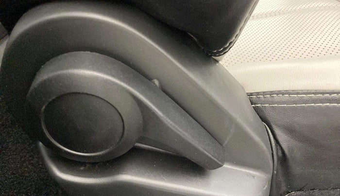 2023 Tata ALTROZ XMA PLUS PETROL, Petrol, Manual, 20,863 km, Driver Side Adjustment Panel
