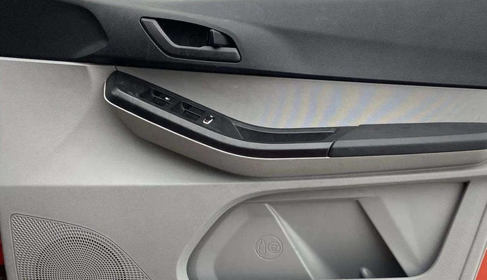 2021 Tata Tiago XT (O) PETROL, Petrol, Manual, 69,476 km, Driver Side Door Panels Control