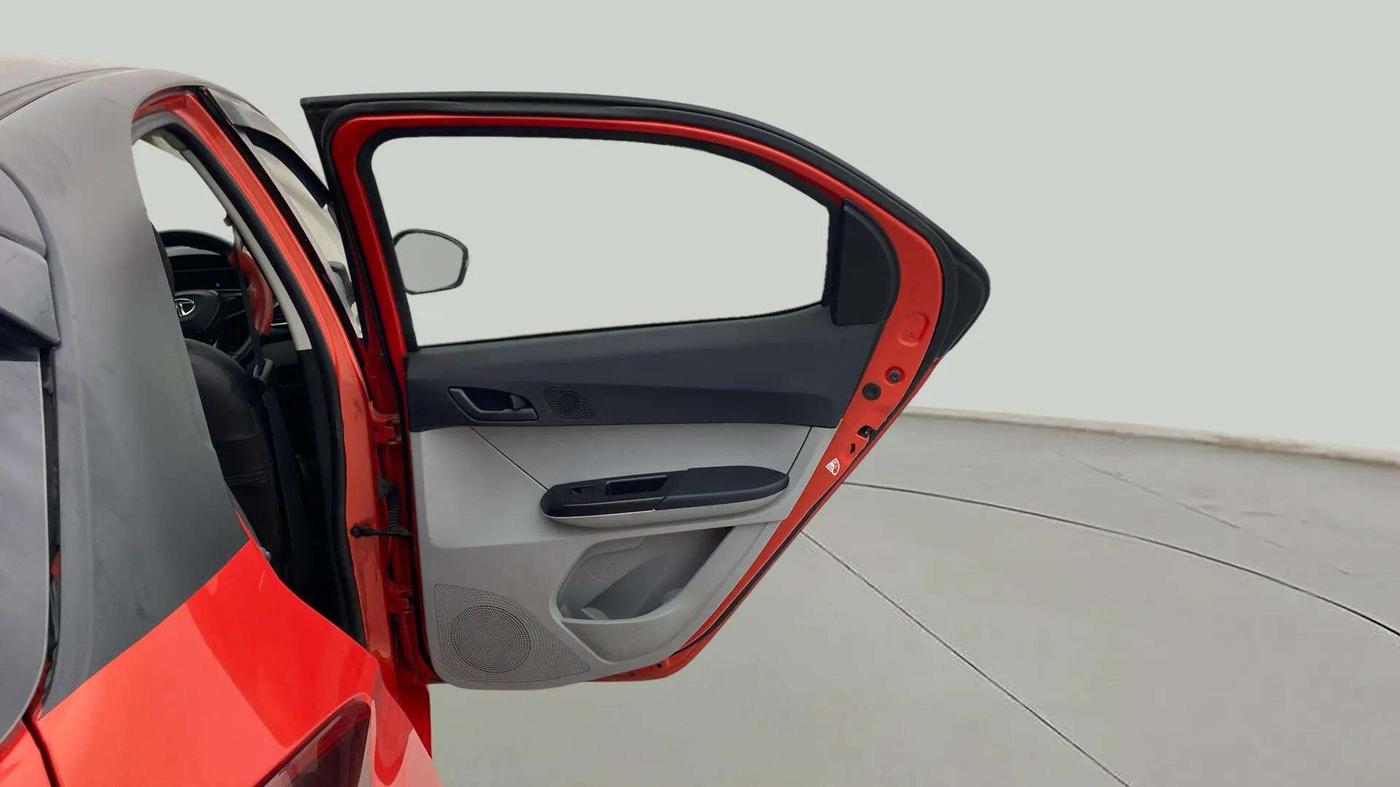 2021 Tata Tiago XT (O) PETROL, Petrol, Manual, 69,918 km, RHS Rear Door