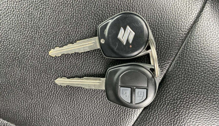2014 Maruti Swift VXI, Petrol, Manual, 63,250 km, Key Close Up