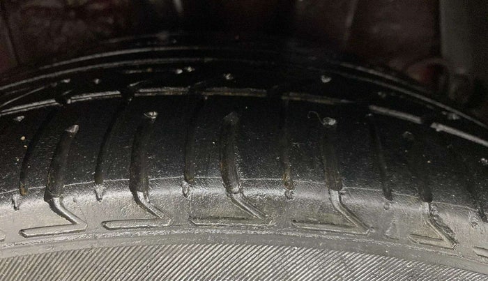 2015 Hyundai Xcent SX 1.2 (O), Petrol, Manual, 94,507 km, Left Rear Tyre Tread