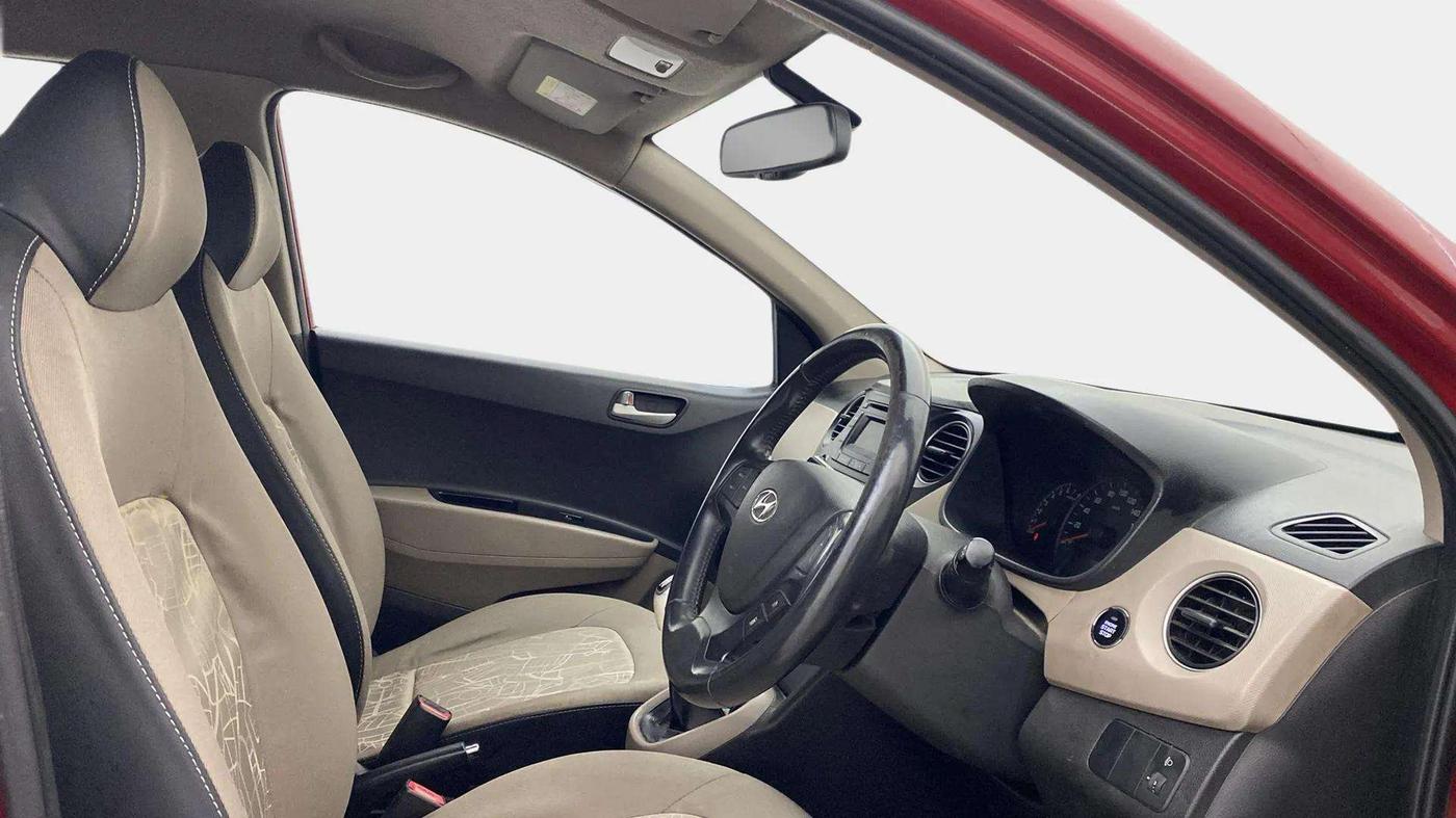 2015 Hyundai Xcent SX 1.2 (O), Petrol, Manual, 94,556 km, Right Side Front Door Cabin