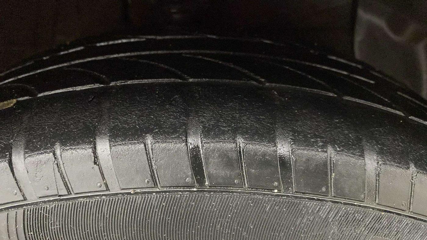 2015 Hyundai Xcent SX 1.2 (O), Petrol, Manual, 94,556 km, Right Front Tyre Tread