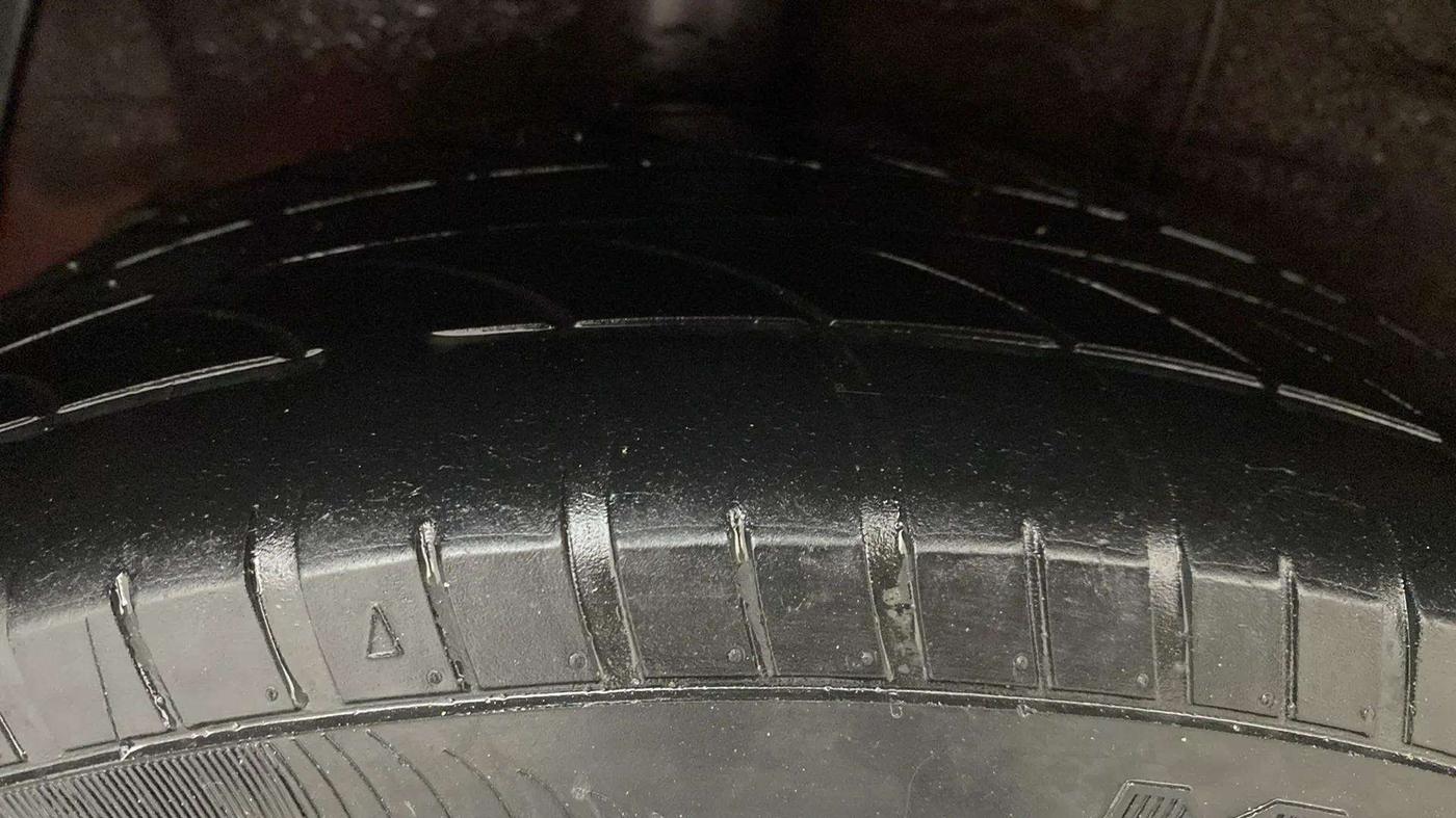 2015 Hyundai Xcent SX 1.2 (O), Petrol, Manual, 94,556 km, Right Rear Tyre Tread