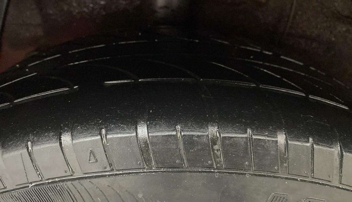 2015 Hyundai Xcent SX 1.2 (O), Petrol, Manual, 94,507 km, Right Rear Tyre Tread