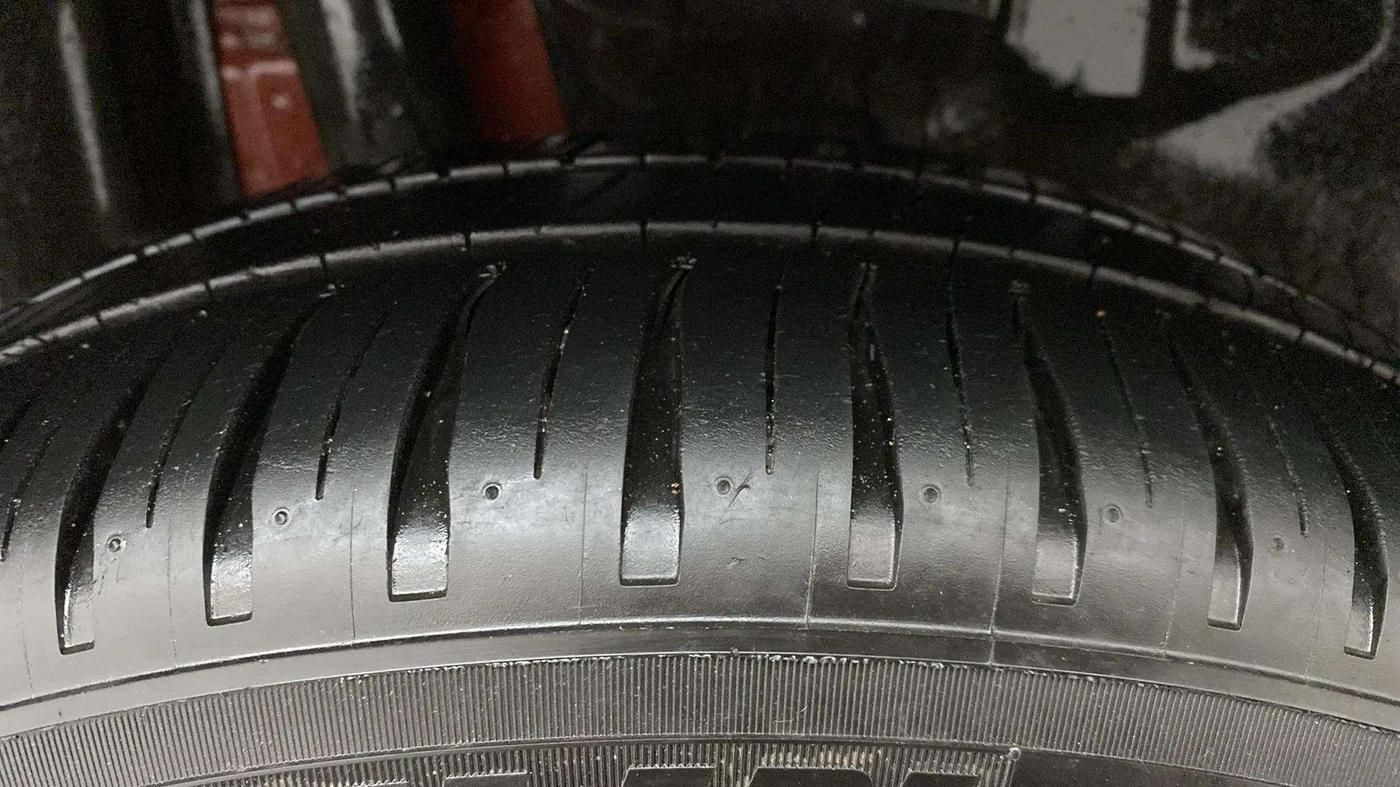 2018 Maruti Swift ZXI AMT, Petrol, Automatic, 69,024 km, Right Rear Tyre Tread