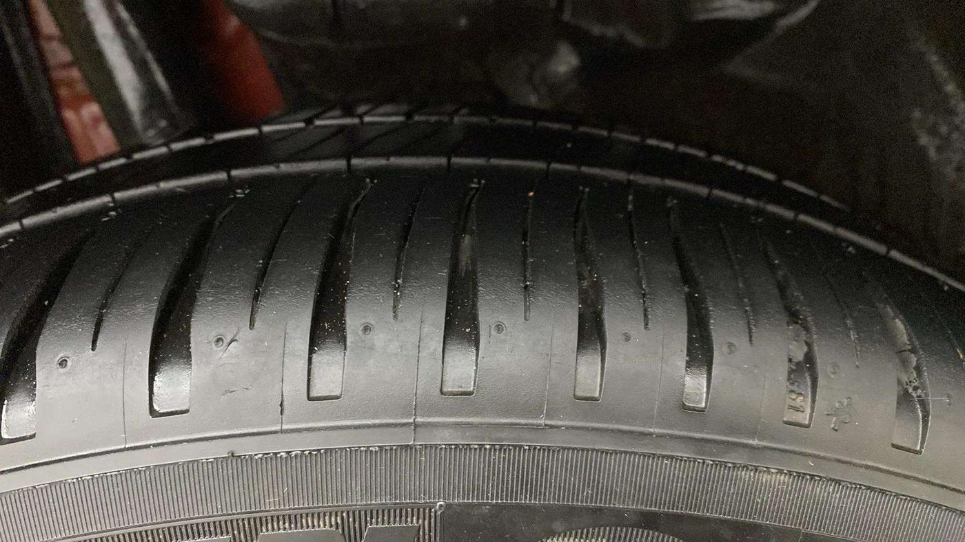 2018 Maruti Swift ZXI AMT, Petrol, Automatic, 69,024 km, Left Rear Tyre Tread