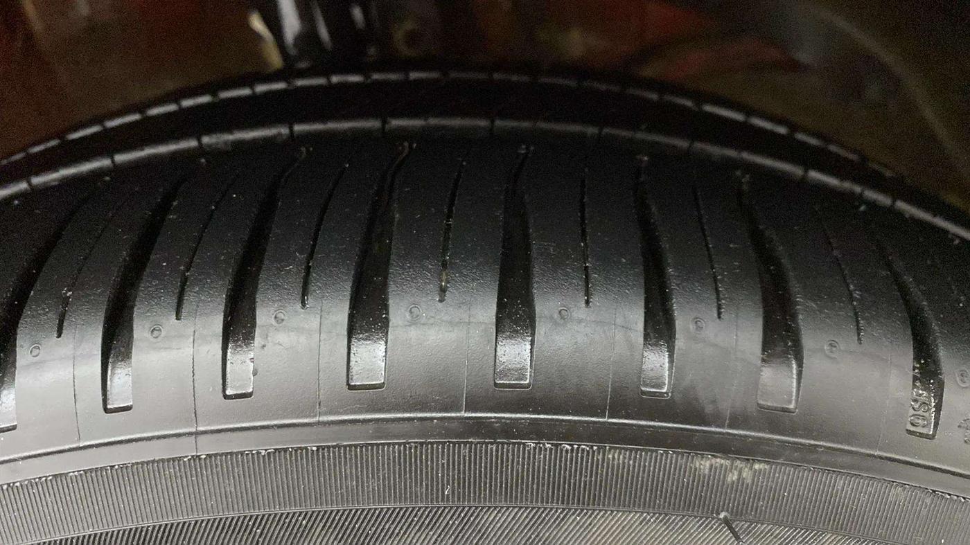 2018 Maruti Swift ZXI AMT, Petrol, Automatic, 69,024 km, Left Front Tyre Tread