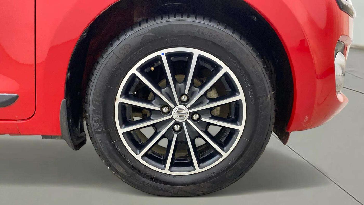 2018 Maruti Swift ZXI AMT, Petrol, Automatic, 69,024 km, Right Front Wheel