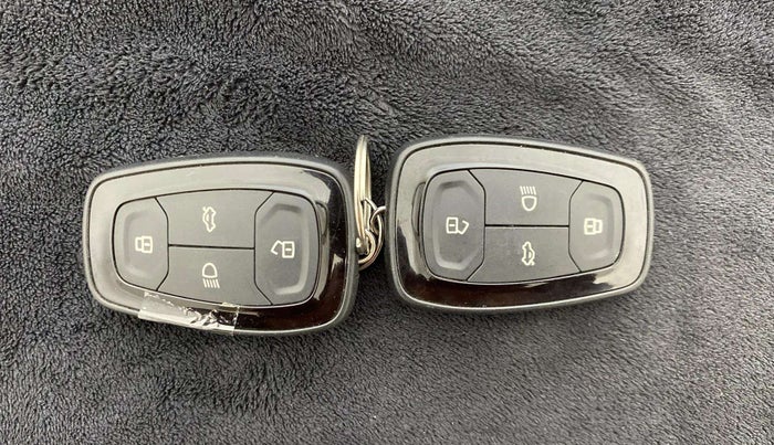 2023 Tata ALTROZ  XZ Plus (O) (S), Petrol, Manual, 15,177 km, Key Close Up