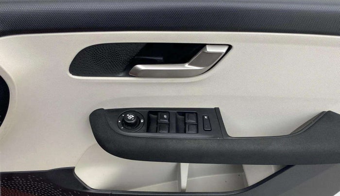 2023 Tata ALTROZ  XZ Plus (O) (S), Petrol, Manual, 15,177 km, Driver Side Door Panels Control
