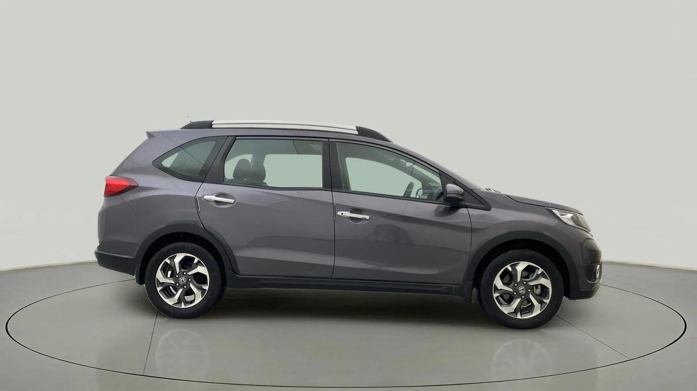 2017 Honda BR-V 1.5L I-VTEC V, Petrol, Manual, 34,628 km, Right Side View