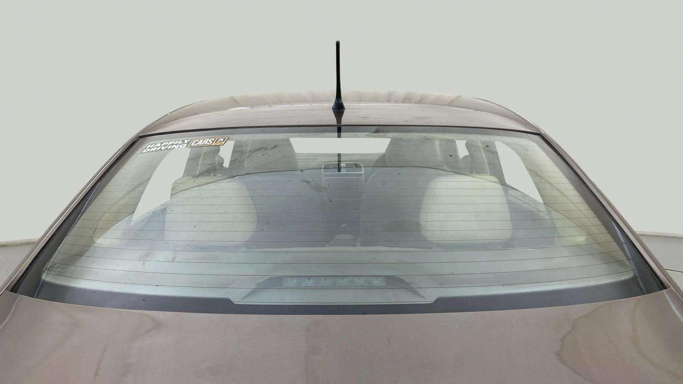 2015 Volkswagen Vento HIGHLINE 1.6 MPI, Petrol, Manual, 85,807 km, Rear Windshield