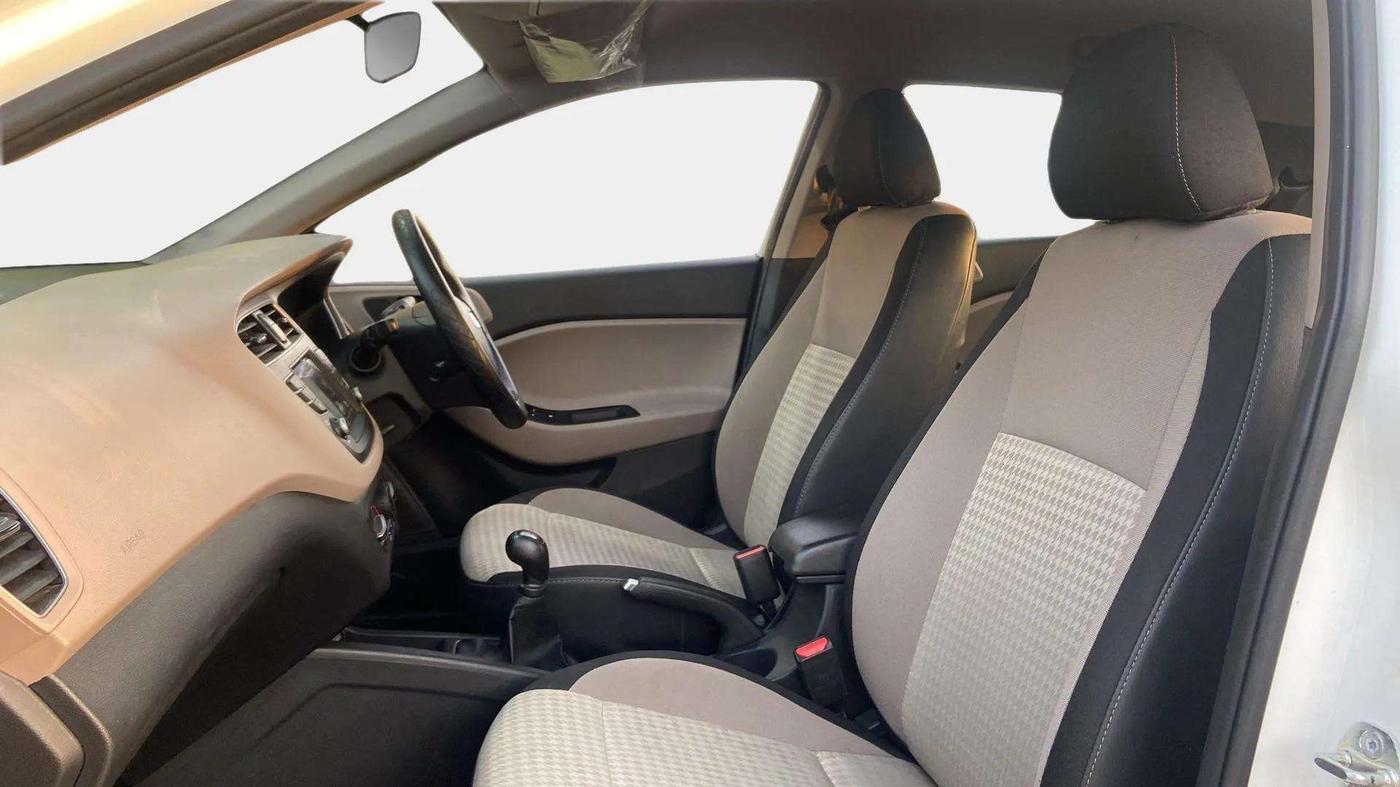 2019 Hyundai Elite i20 SPORTZ PLUS 1.2, Petrol, Manual, 22,433 km, Right Side Front Door Cabin