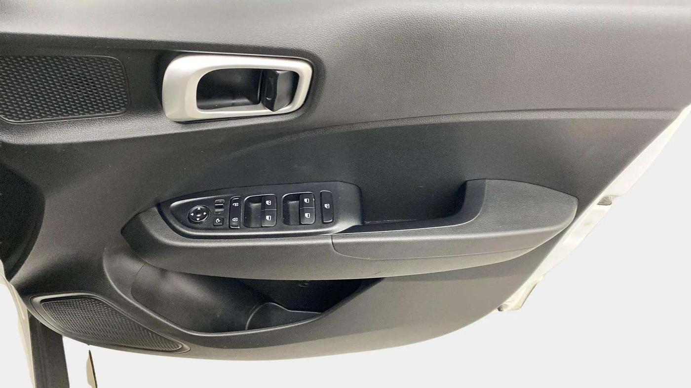 2020 Hyundai VENUE SX 1.0 TURBO IMT, Petrol, Manual, 75,349 km, Driver Side Door Panels Control