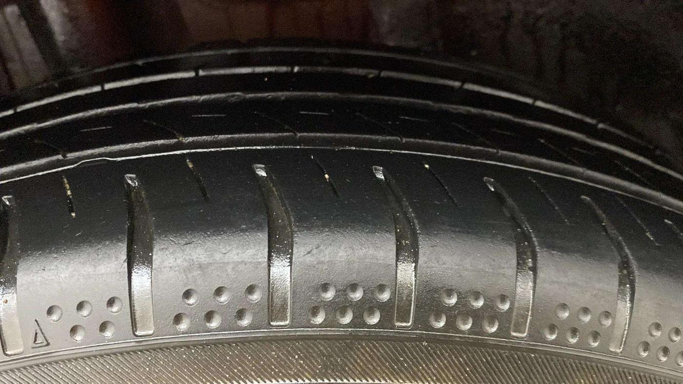 2018 Maruti Swift ZXI AMT, Petrol, Automatic, 58,037 km, Right Rear Tyre Tread