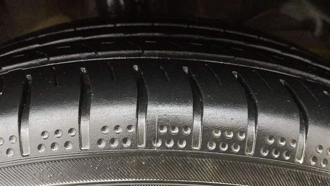 2018 Maruti Swift ZXI AMT, Petrol, Automatic, 58,037 km, Right Front Tyre Tread