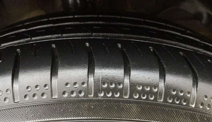 2018 Maruti Swift ZXI AMT, Petrol, Automatic, 58,037 km, Right Front Tyre Tread