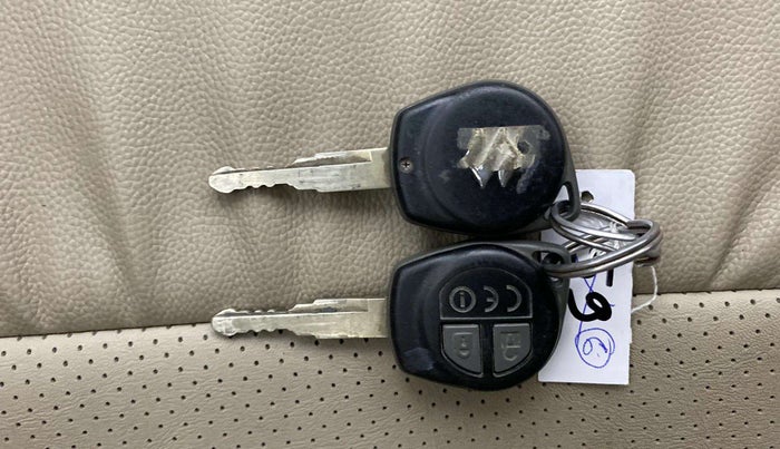 2017 Maruti Dzire VXI, Petrol, Manual, 57,980 km, Key Close Up
