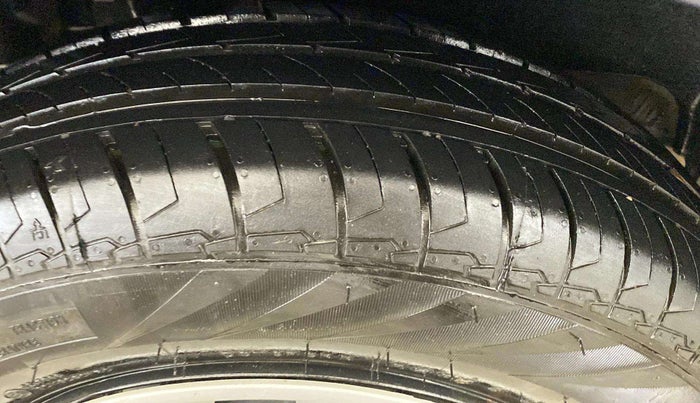 2017 Maruti Dzire VXI, Petrol, Manual, 57,980 km, Left Front Tyre Tread