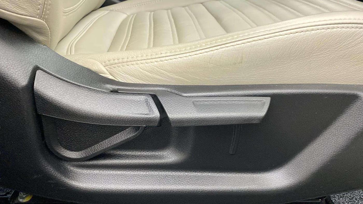 2022 KIA SELTOS HTK PLUS 1.5 IMT, Petrol, Manual, 25,543 km, Driver Side Adjustment Panel