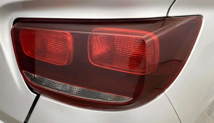 2019 Mahindra Kuv100 K2 TRIP CNG, CNG, Manual, 69,275 km, Right tail light - Faded