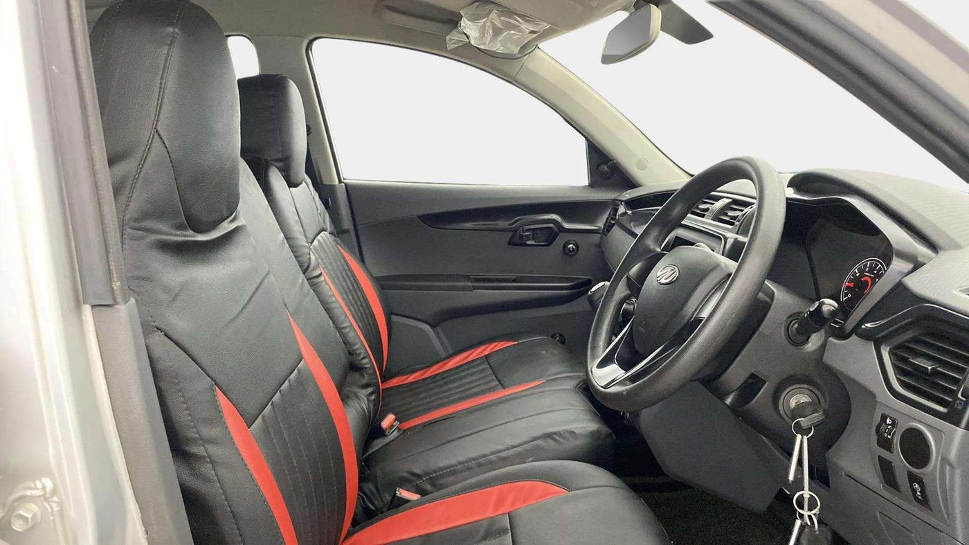 2019 Mahindra Kuv100 K2 TRIP CNG, CNG, Manual, 69,726 km, Right Side Front Door Cabin
