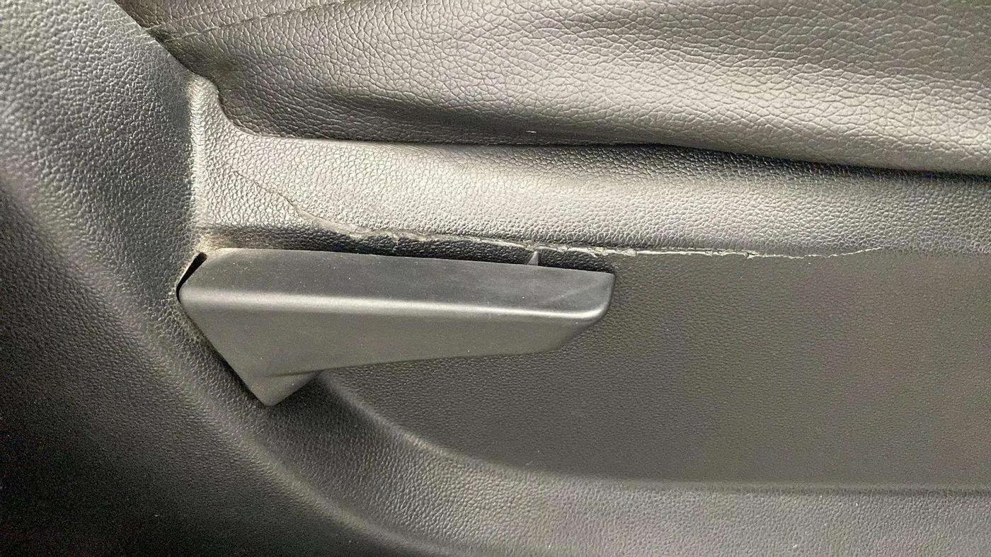 2019 Mahindra Kuv100 K2 TRIP CNG, CNG, Manual, 69,726 km, Driver Side Adjustment Panel