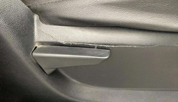 2019 Mahindra Kuv100 K2 TRIP CNG, CNG, Manual, 69,275 km, Driver Side Adjustment Panel