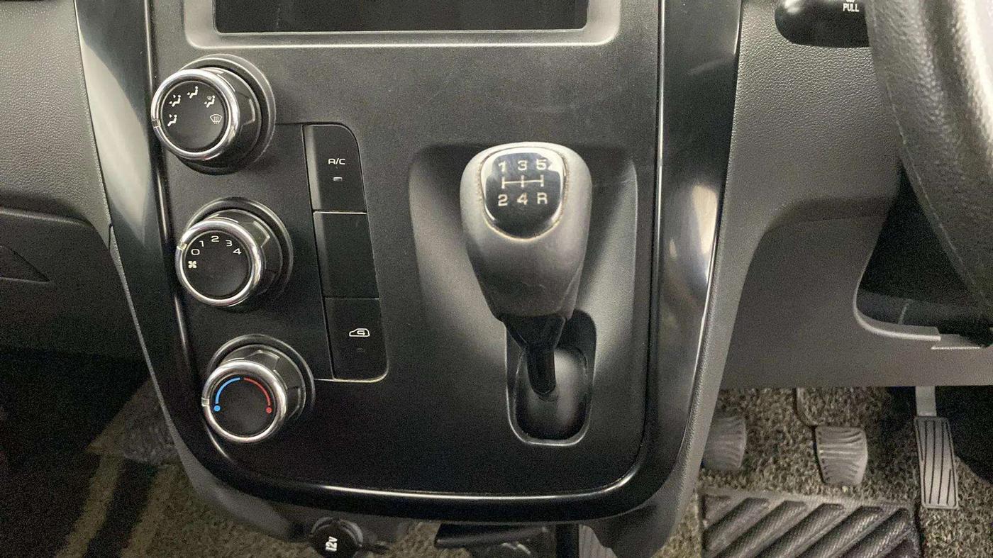 2019 Mahindra Kuv100 K2 TRIP CNG, CNG, Manual, 69,726 km, Gear Lever