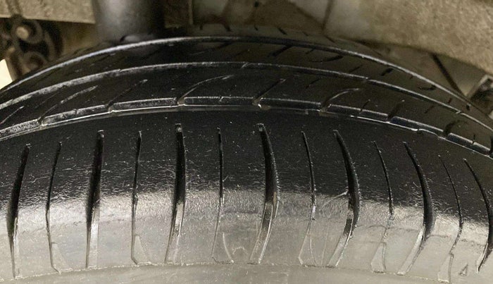 2019 Mahindra Kuv100 K2 TRIP CNG, CNG, Manual, 69,275 km, Right Rear Tyre Tread