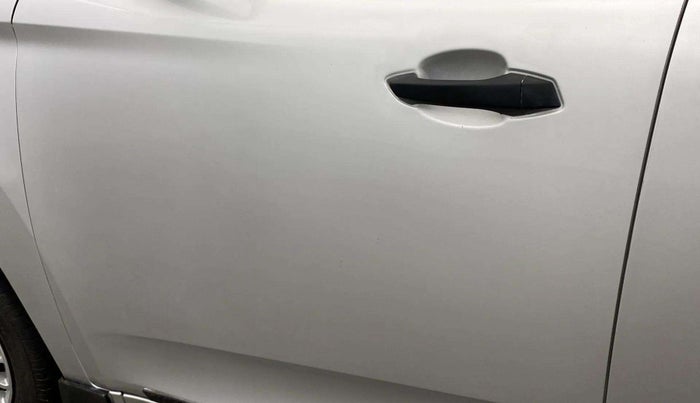 2019 Mahindra Kuv100 K2 TRIP CNG, CNG, Manual, 69,275 km, Front passenger door - Minor scratches