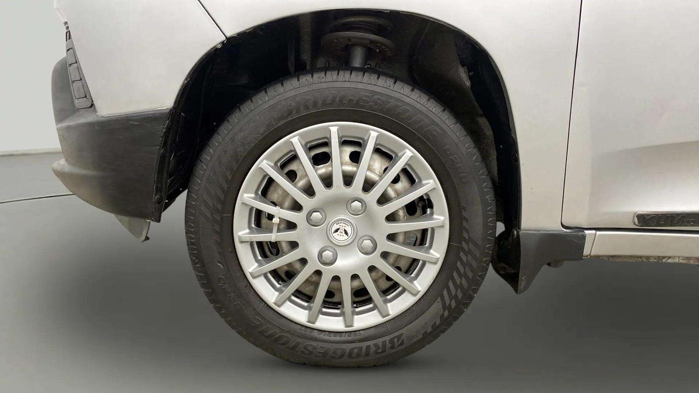 2019 Mahindra Kuv100 K2 TRIP CNG, CNG, Manual, 69,726 km, Left Front Wheel