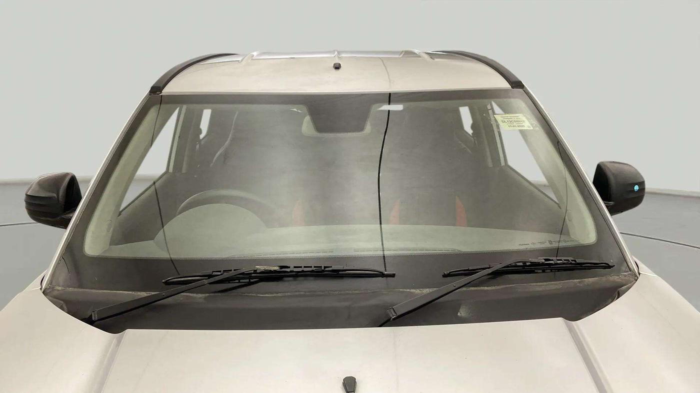 2019 Mahindra Kuv100 K2 TRIP CNG, CNG, Manual, 69,726 km, Front Windshield