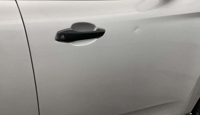 2019 Mahindra Kuv100 K2 TRIP CNG, CNG, Manual, 69,275 km, Driver-side door - Slightly dented