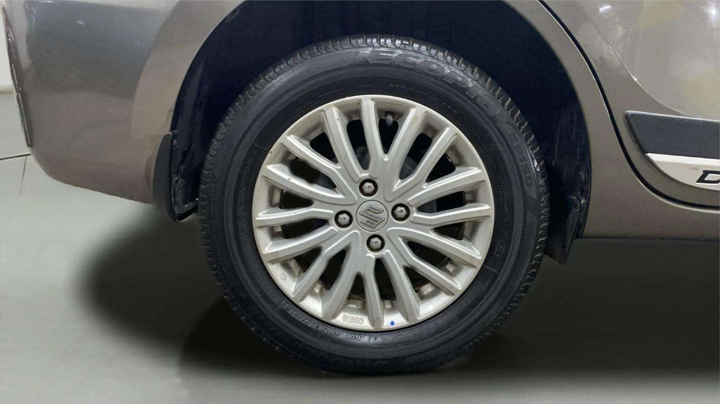 2020 Maruti Dzire ZXI AMT, Petrol, Automatic, 15,756 km, Right Rear Wheel