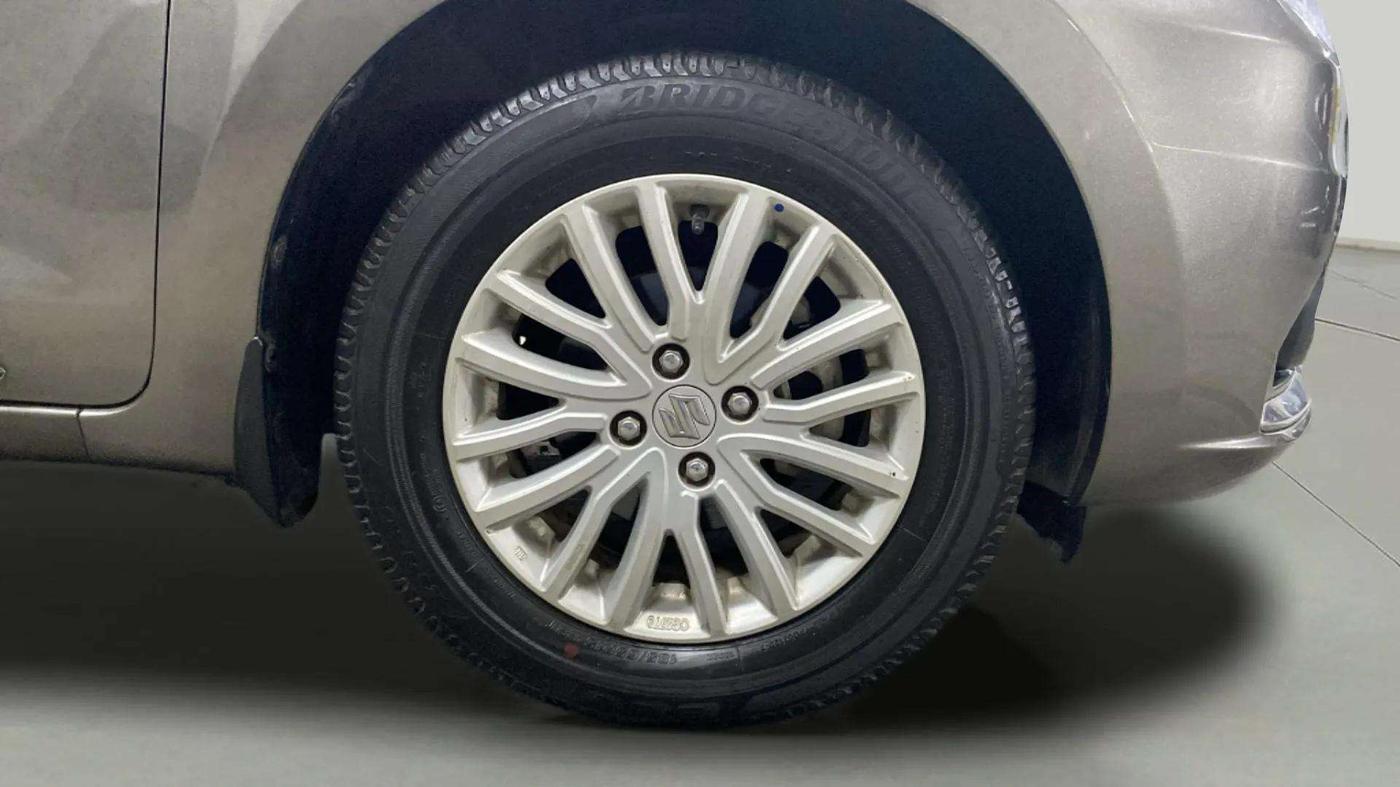 2020 Maruti Dzire ZXI AMT, Petrol, Automatic, 15,756 km, Right Front Wheel