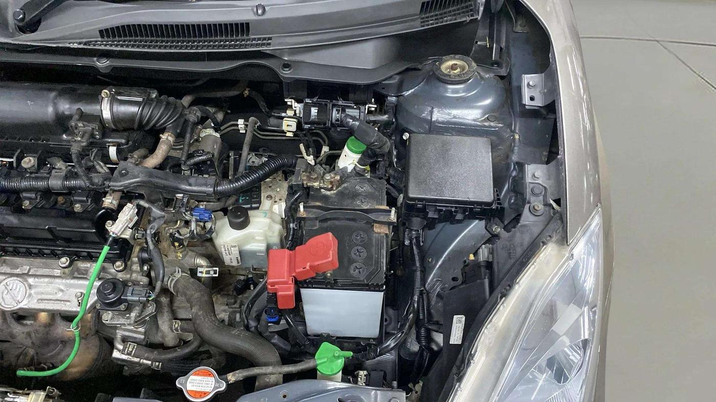 2020 Maruti Dzire ZXI AMT, Petrol, Automatic, 15,756 km, Engine View - Left