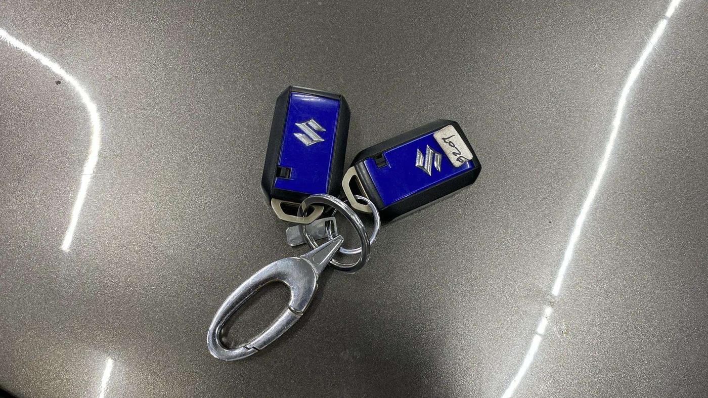 2020 Maruti Dzire ZXI AMT, Petrol, Automatic, 15,756 km, Key Close Up