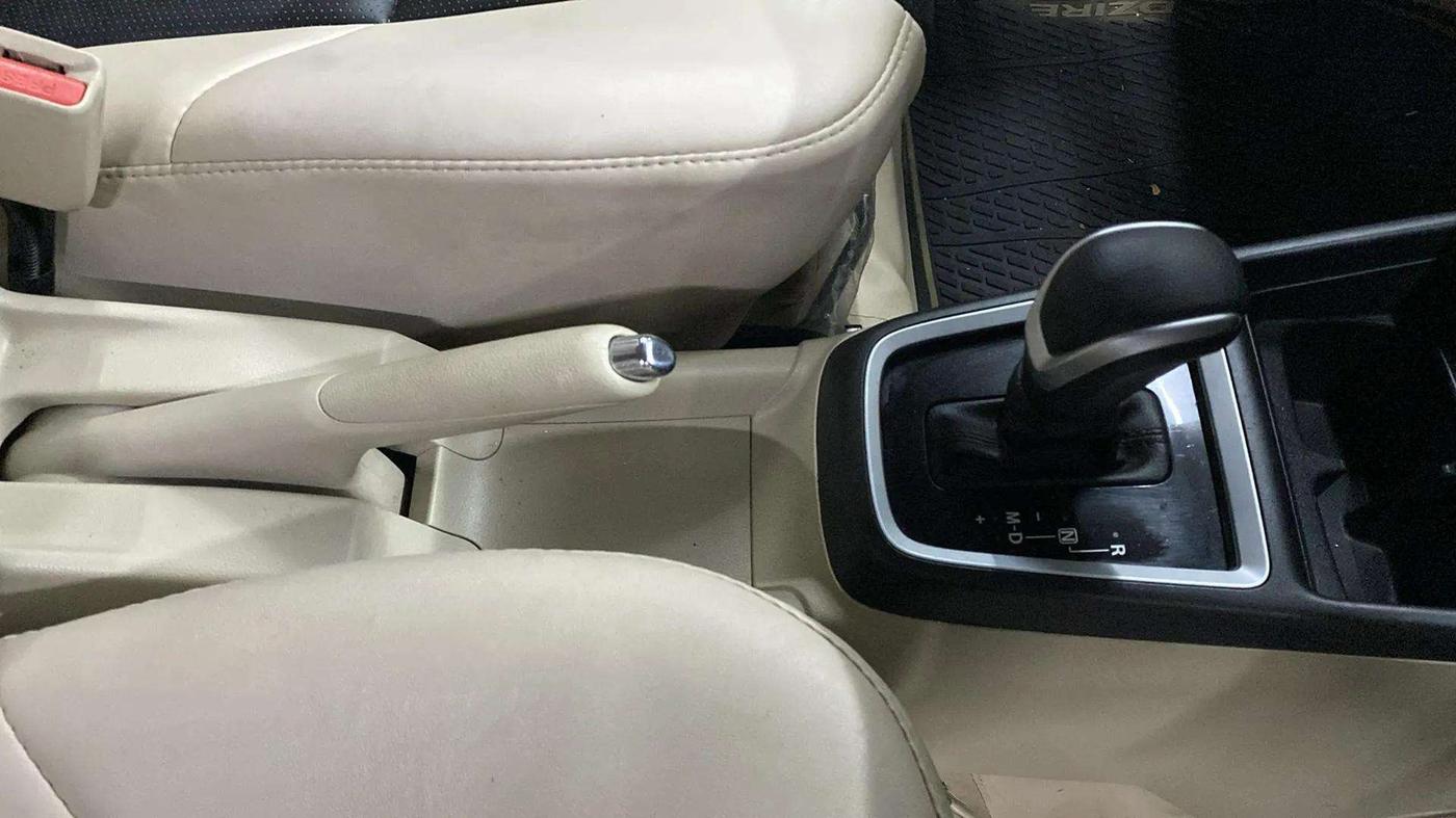 2020 Maruti Dzire ZXI AMT, Petrol, Automatic, 15,756 km, Gear Lever