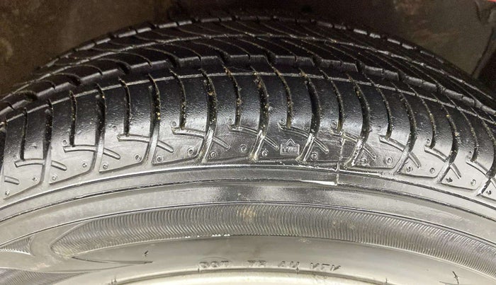 2015 Maruti Celerio ZXI AMT, Petrol, Automatic, 36,734 km, Right Front Tyre Tread