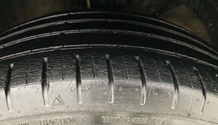 2021 Maruti Baleno ZETA PETROL 1.2, Petrol, Manual, 54,856 km, Right Front Tyre Tread