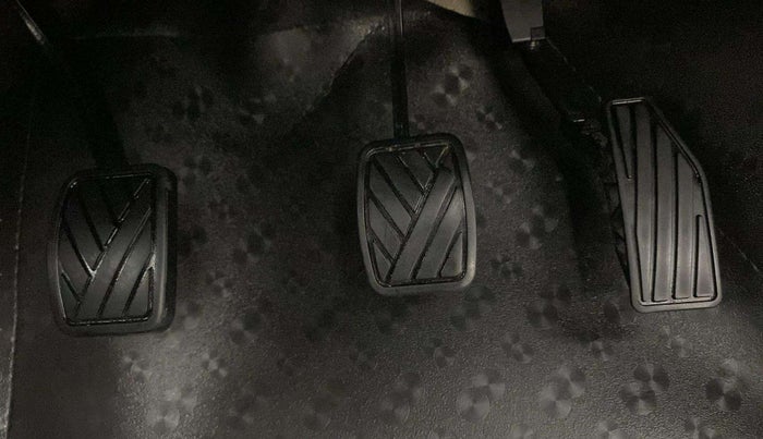 2019 Maruti Baleno DELTA PETROL 1.2, Petrol, Manual, 48,444 km, Pedals