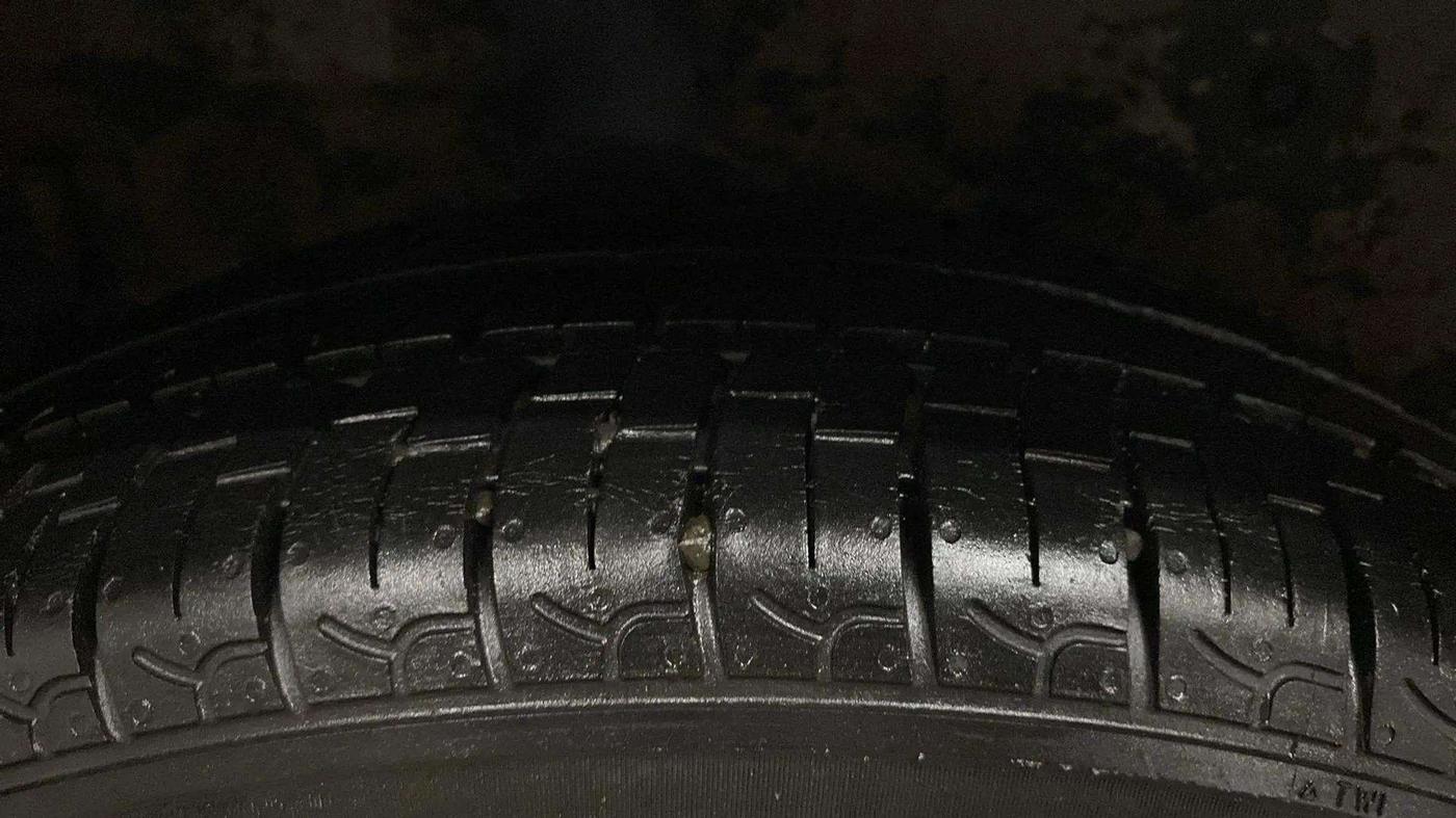 2017 Maruti Celerio VXI (O) CNG, CNG, Manual, 79,787 km, Right Rear Tyre Tread