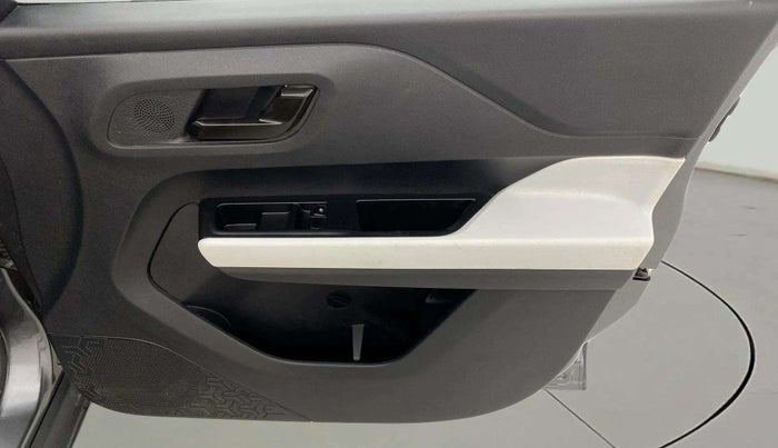 2023 Tata PUNCH PURE MT, Petrol, Manual, 27,253 km, Driver Side Door Panels Control
