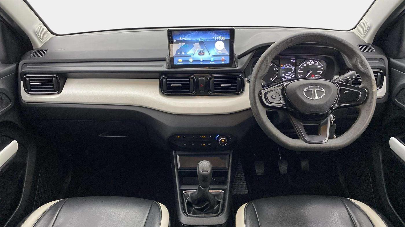 2023 Tata PUNCH PURE MT, Petrol, Manual, 27,253 km, Dashboard