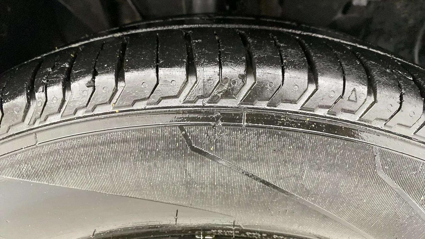 2023 Tata PUNCH PURE MT, Petrol, Manual, 27,253 km, Right Front Tyre Tread