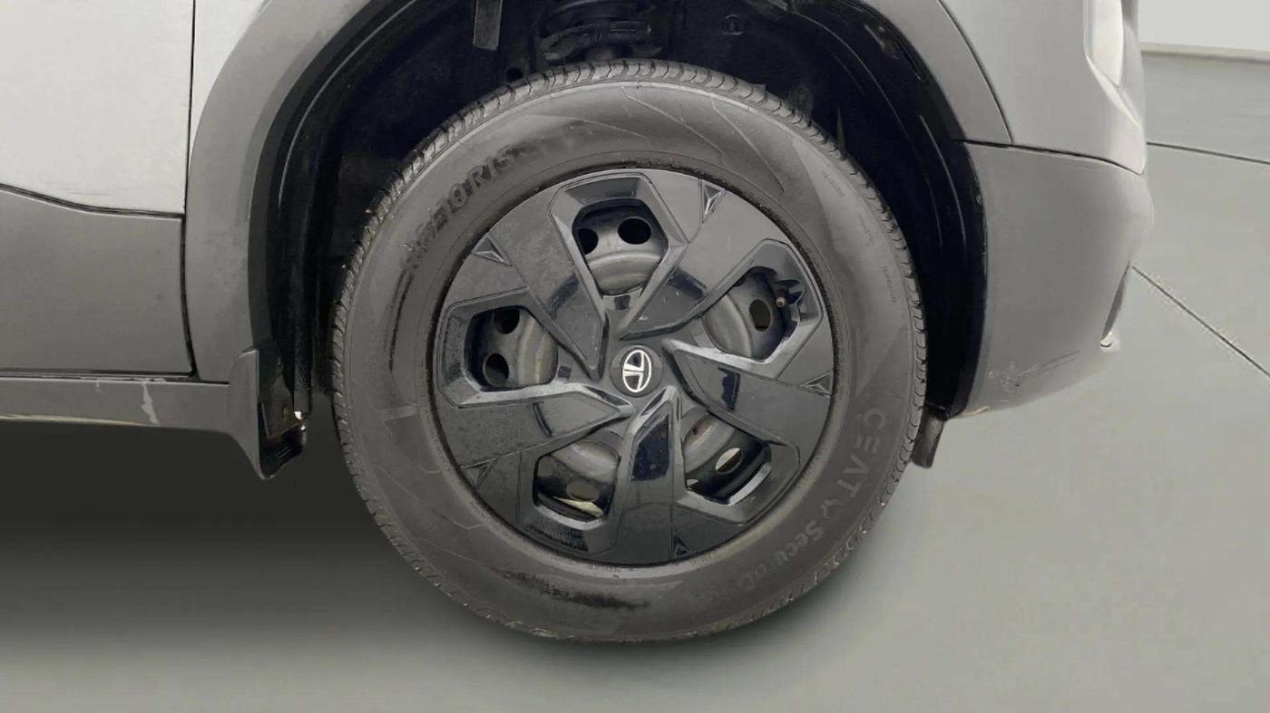 2023 Tata PUNCH PURE MT, Petrol, Manual, 27,253 km, Right Front Wheel