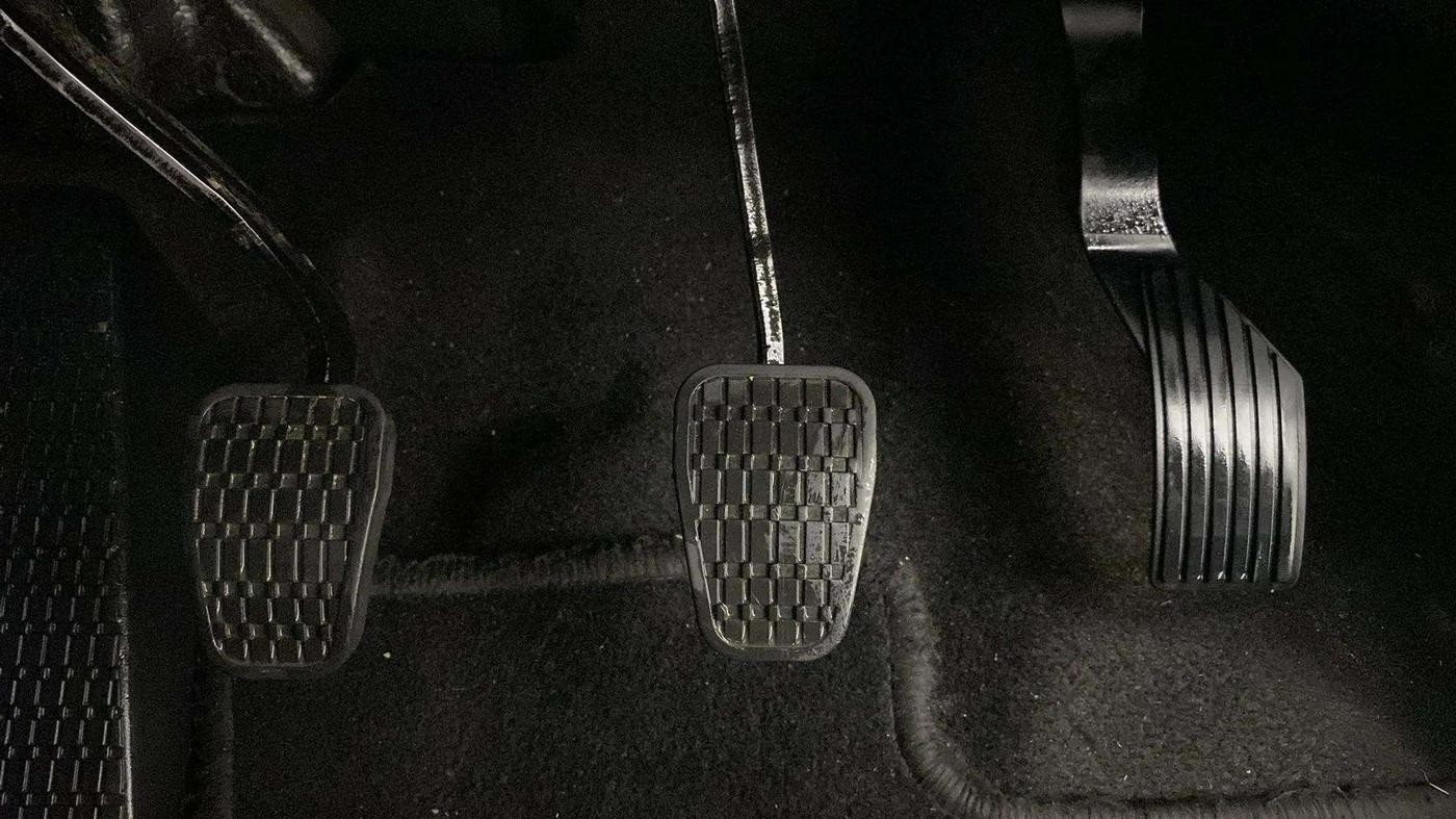 2023 Tata PUNCH PURE MT, Petrol, Manual, 27,253 km, Pedals