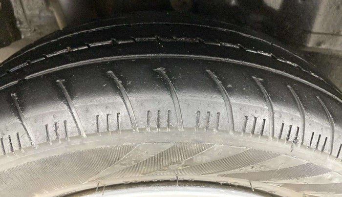 2013 Honda Amaze 1.2L I-VTEC S, Petrol, Manual, 62,065 km, Right Rear Tyre Tread